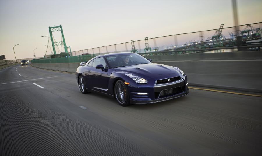 Nissan GT-R 2012 года  (US) (фото 46 из 74)